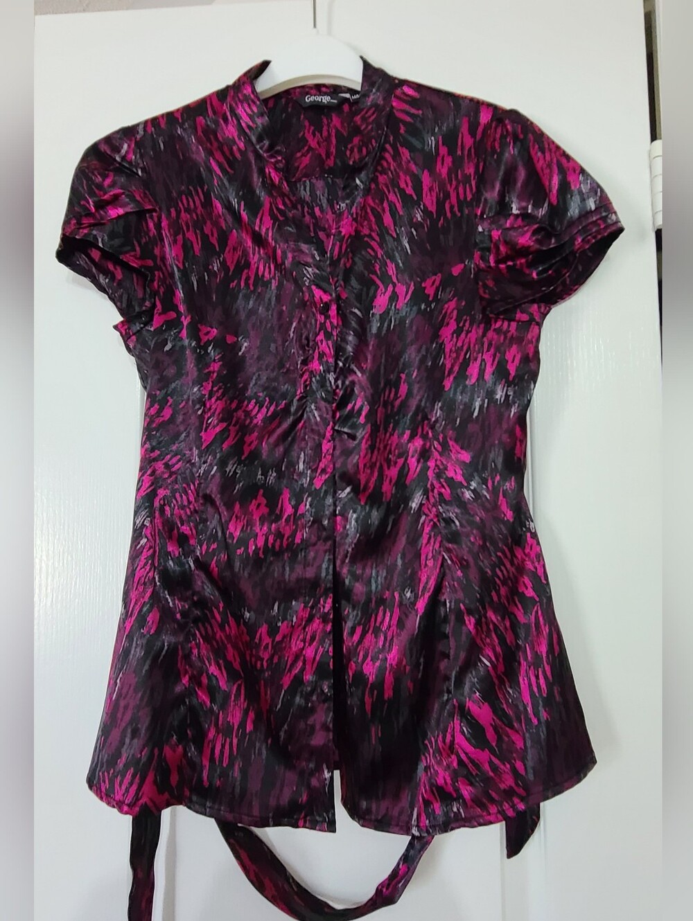 George Women's Black & Fuchsia Short-Sleeve Blouse